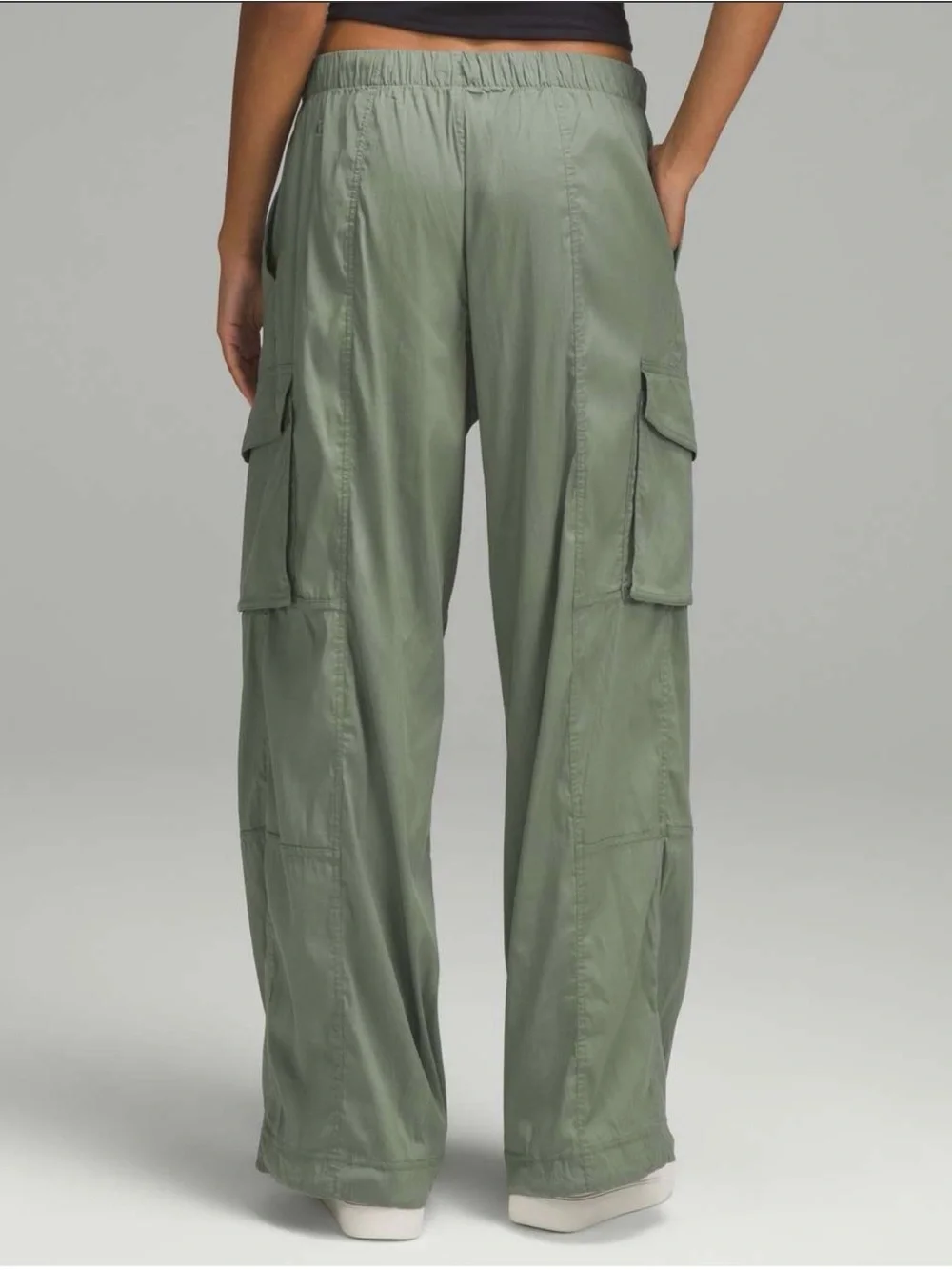 Like New - Lululemon Lightweight Adjustable Mid-Rise Cargo Pant (XL)